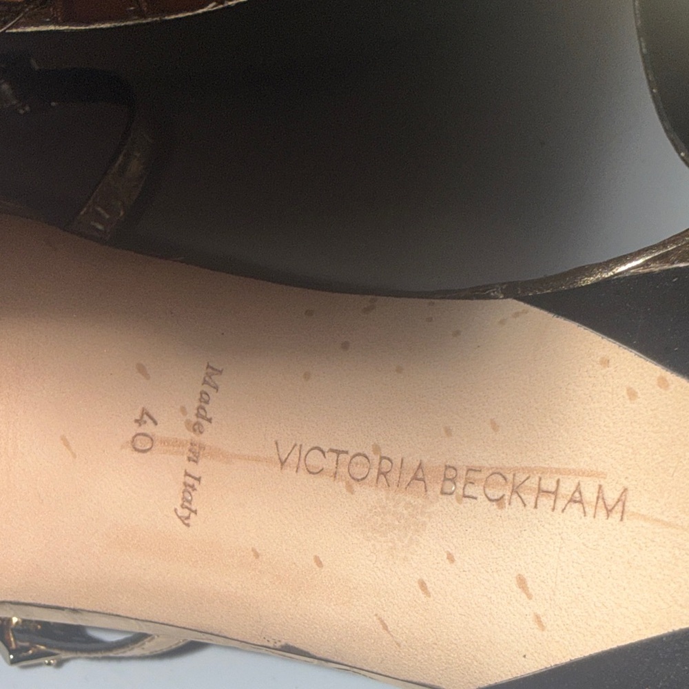 Victoria Beckham Metallic Gold Croc-Embossed Heels - Picture 10 of 11